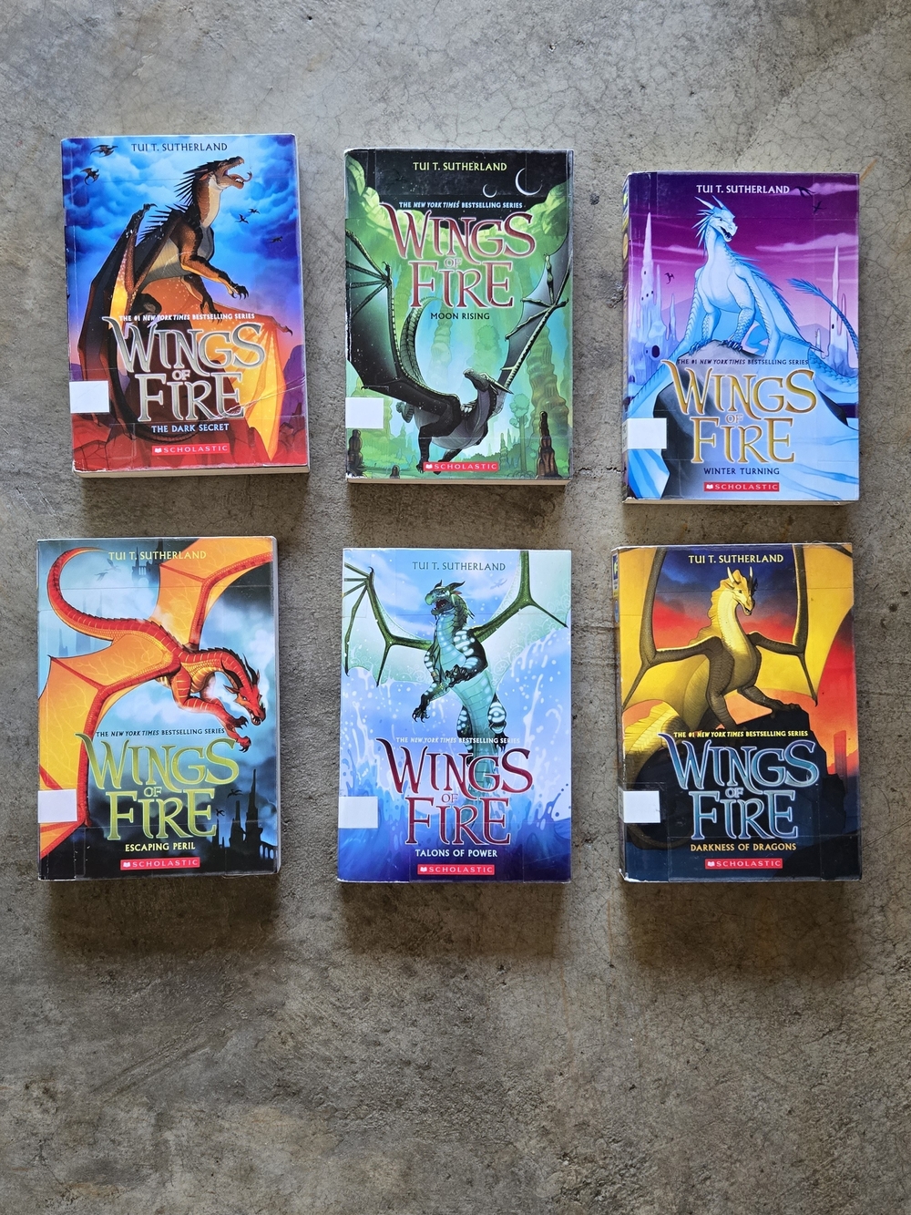🎈 Sale! Wings of Fire Book Set - 6 Paperback Novels